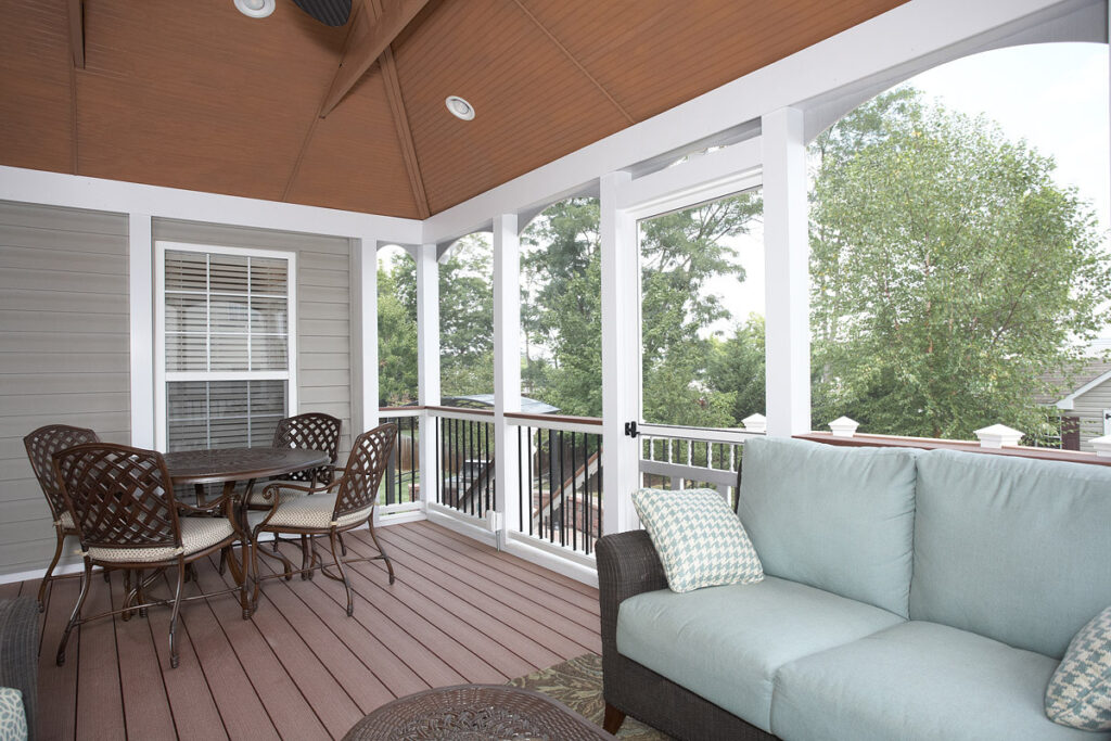 Outdoor Patio Sitting Area Design